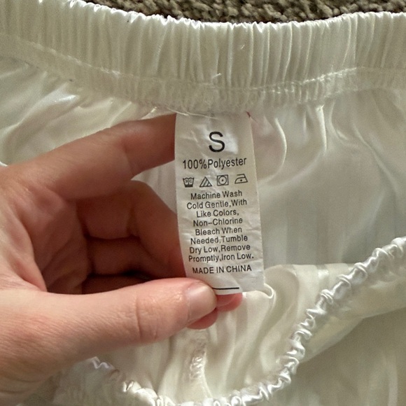 Women’s White Satin Sleepwear Set - Picture 4 of 8